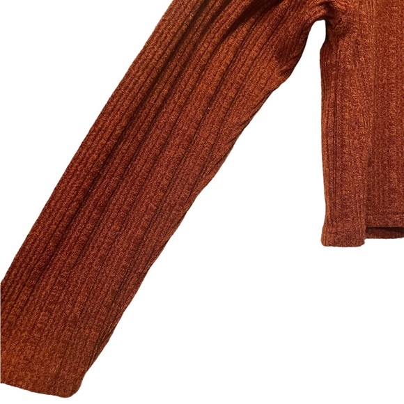 Shein woman’s deep rust colored cowl neck, short sweater, size large - Picture 4 of 9